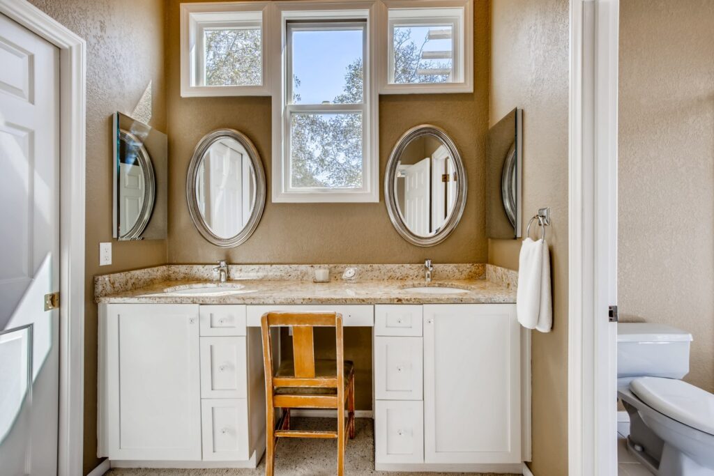 1314 Chariot Court Bonsall CA Single Story Home For Sale in Bonsall 018 48 Master Bathroom