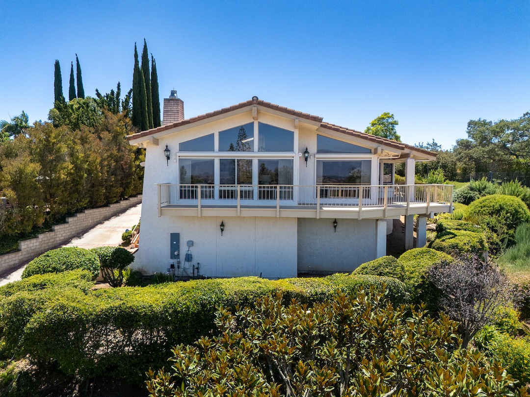 10921 Treeside Lane Escondido CA 92026 Home For Sale listed by DreamWell Homes Realty